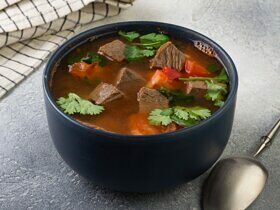 Суп из говядины с помидорами в Wok & Box по цене 529 ₽