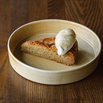 Грушевый пирог с кремом горгондзола в Pasta Salsa Osteria по цене 390 ₽