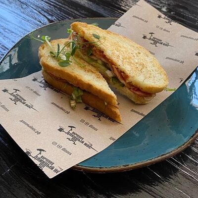 Сэндвич с беконом и томатами в Длинный нос по цене 320 ₽