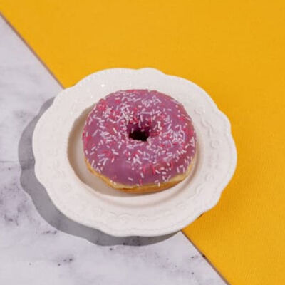 Донат ягодный микс с начинкой в Пекарня Буханка по цене 139 ₽