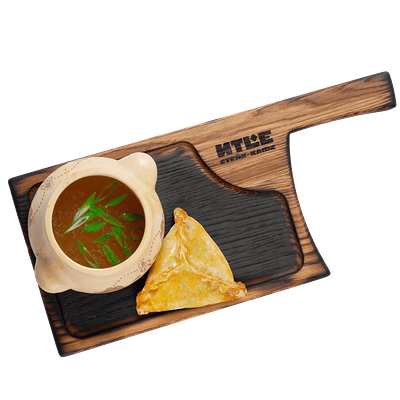 Говяжий бульон с треугольником в ИТЛЕ Стейк-кафе Halal по цене 560 ₽