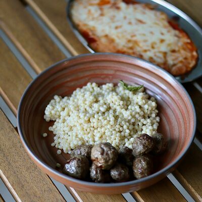 Паста птитим с митболами и тающим сыром в Rice foodcoffee по цене 4040 ₸