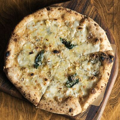 Пицца четыре сыра в Траттория медичи по цене 840 ₽