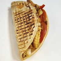 Закрытая пицца Деревенская с курицейв Богатырь