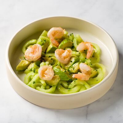 Салат с креветками и авокадо в FOBS по цене 900 ₽