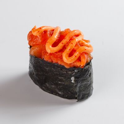 С лососем в Underground Sushi City по цене 236 ₽