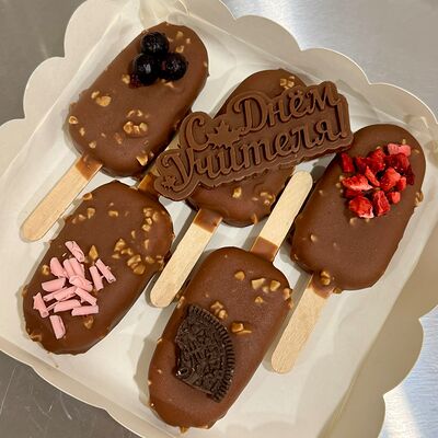 Муссовые эскимо С Днём учителяв Lipatik sweets по цене 1490 ₽