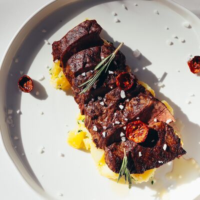 Стейк Блэйд с картофелем в Лаверна по цене 1790 ₽