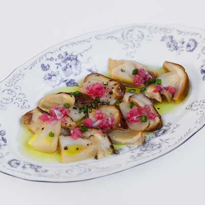 Строганина из белых грибов в Обломов по цене 790 ₽