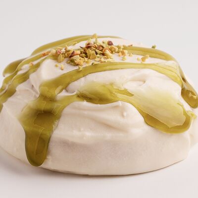 Булочка с фисташкой в Love Buns по цене 229 ₽