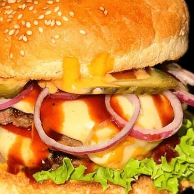 Бургер БигЧиз в MAO lounge bar по цене 815 ₽