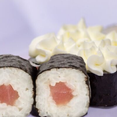 Маки сливочный с тунцом в Суши Ready по цене 259 ₽