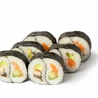 Ролл Инь-янь с огурцом в Sushi & Shef