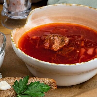 Борщ из телятиныв Lariote по цене 790 ₽