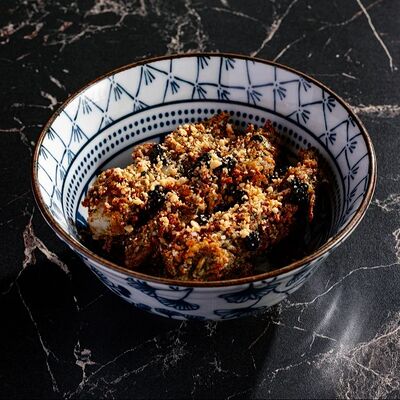 Креветки темпура с легкой соей и кремом из авокадо в Gills по цене 890 ₽