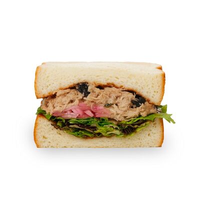 Половинка сэндвича со рваной свининой барбекю в Coffee Machine по цене 320 ₽