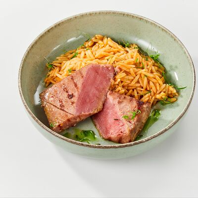 Филе тунца с пастой орзо в Room-cafe по цене 840 ₽