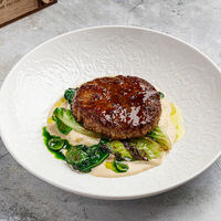 Бифштекс из говядины в Osteria Mario