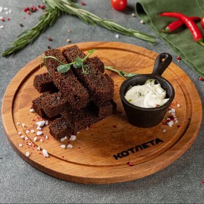 Чесночные гренкив Котлета по цене 300 ₽