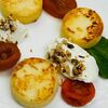 Сырники со сливочным кремом, десертной курагой и орехами в Гоголь моголь по цене 280