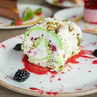 Фисташковый рулет в Дюшес