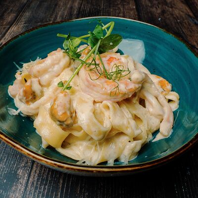 Паста с морепродуктами в Вкус кафе по цене 643 ₽