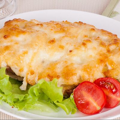 Мясо по - французски в Жемчужина по цене 750 ₽