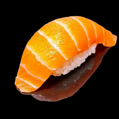 Суши лосось в Сытый японец по цене 229 ₽