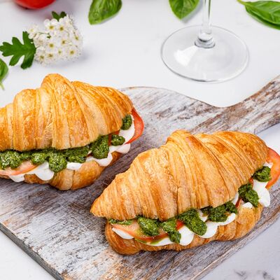 Круассан Капрезе в Круассан-кафе по цене 395 ₽