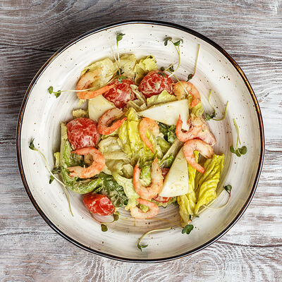 Салат с пряными креветками и кальмаром в Ферма по цене 529