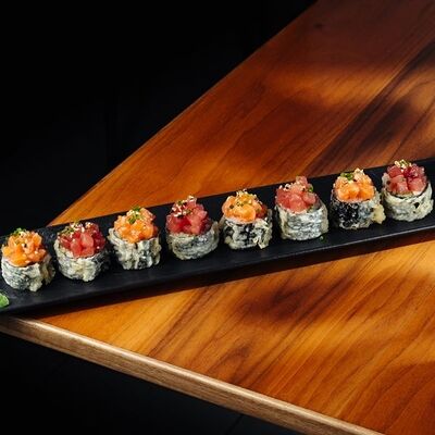 Ролл теплый с крабом в Buba Sushi по цене 1890 ₽