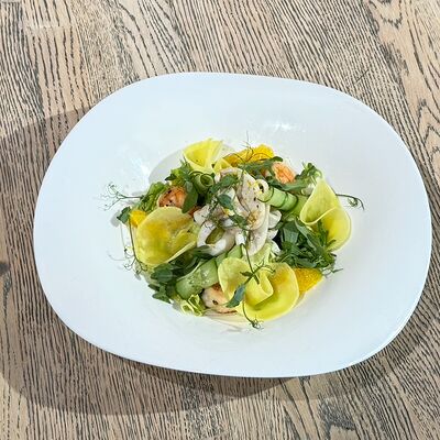 Салат с морепродуктами в Сквер по цене 700 ₽