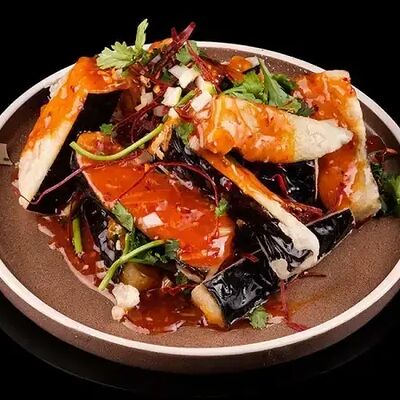 Салат баклажаны с карамелью малая в Мистер чао по цене 662 ₽