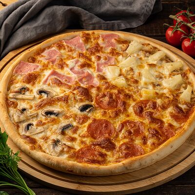 Пицца Четыре сезона в Lucky Cheese Pizza по цене 1105 ₽