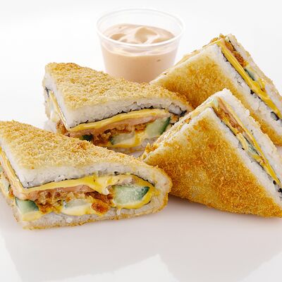 Сэндвич с лососем в Аригато по цене 641 ₽