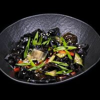 Древесные грибы с овощами в Za Paru