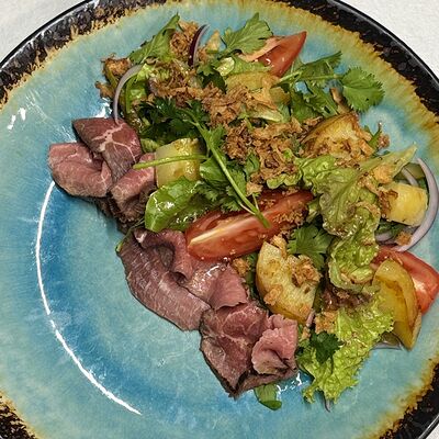 Салат с ростбифомв Edateca по цене 700 ₽