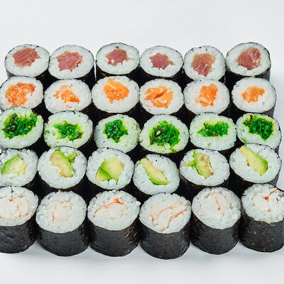 Сет №4 в Русалочка любит суши по цене 1520 ₽