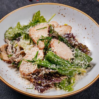 Печеный цыпленок с пармезаном и вешенками в Пламя по цене 740 ₽