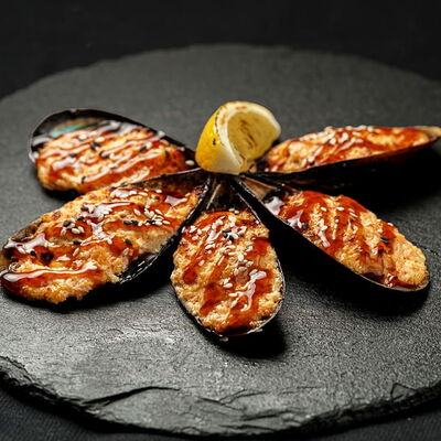 Мидии в створке под сливочным соусом в Мистер суши по цене 618 ₽