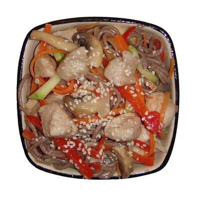 Соба с индейкой в Sushiwoker по цене 499 ₽