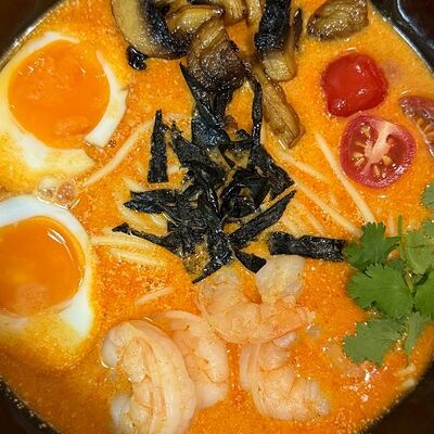 Рамэн Том ям с креветкамив Tom-Yam по цене 770 ₽