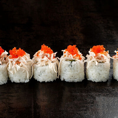 Ролл Калифорния с крабом и тобико в Джонга по цене 420 ₽