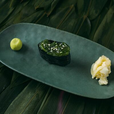 Чука суши в Sushi lovers по цене 290 ₽