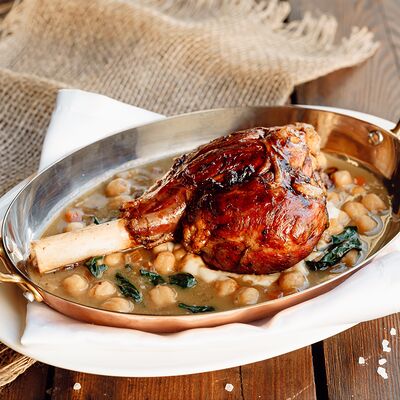 Рулька ягненка с грибным рагу в BarVilla по цене 8490 ₸