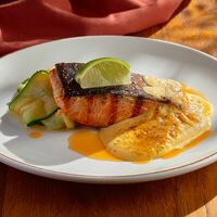 Стейк из форели с тальятелле из цукини в BBQ Beer Restaurant