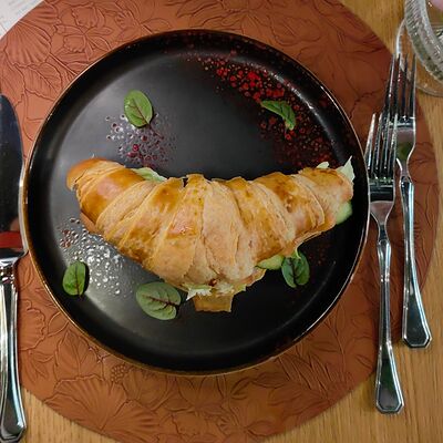 Круассан с индейкойв La Vida loca по цене 280 ₽