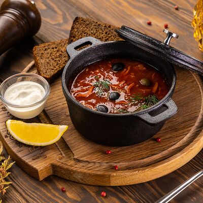 Солянка мясная по-московски в Абрамовъ по цене 760 ₽