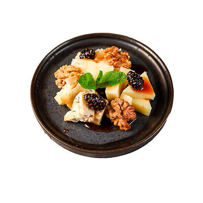 Ассорти сыров в Chojo Izakaya по цене 1020 ₽