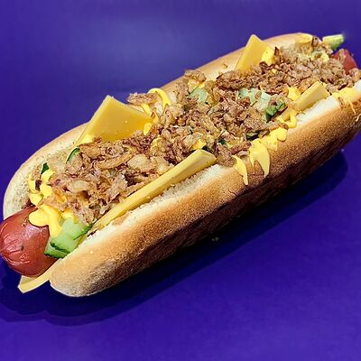 Хот-дог сырныйв Meow cafe по цене 350 ₽